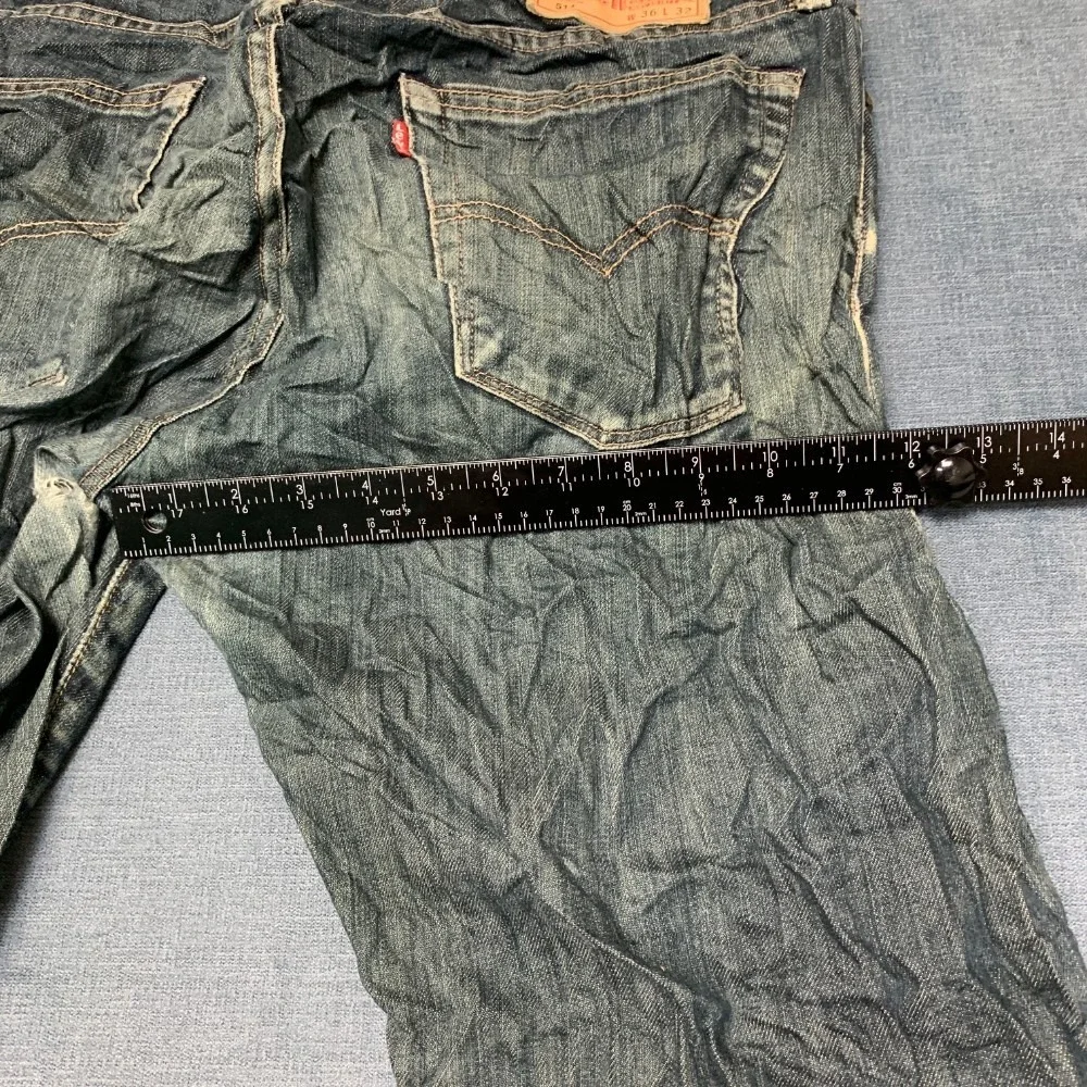 Levis pockets me levi